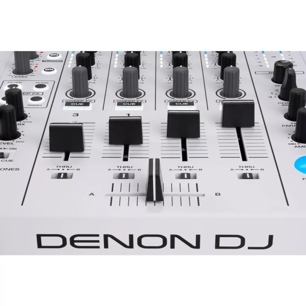 DENON DJ SC LIVE 4 WHITE + DECKSAVER Miglior Prezzo